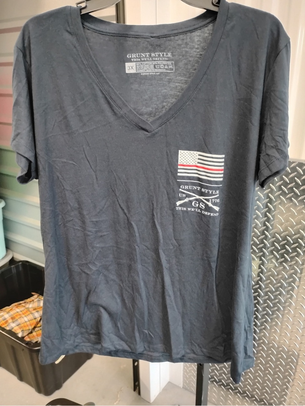 Grunt Style Men's Navy V-Neck Pocket Tee with Flag Graphic